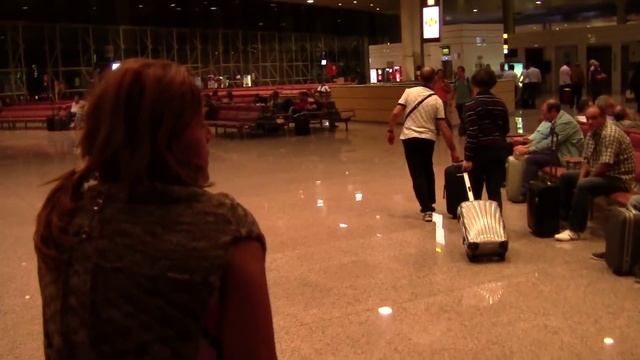 ROMA REGRESO AEROPUERTO TERMINAL 2 BARCELONA.MTS смотреть онлайн