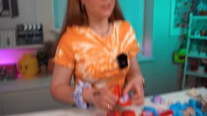 ДЕНЕЖНАЯ ЖВАЧКА ! Купила 100 ШТУК ! Сколько Денег Внутри Я НАШЛА?!