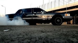 Lincoln town car 2 burnout