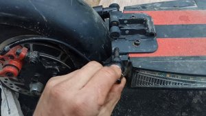 Kugoo m4 убираем скрип задней подвески