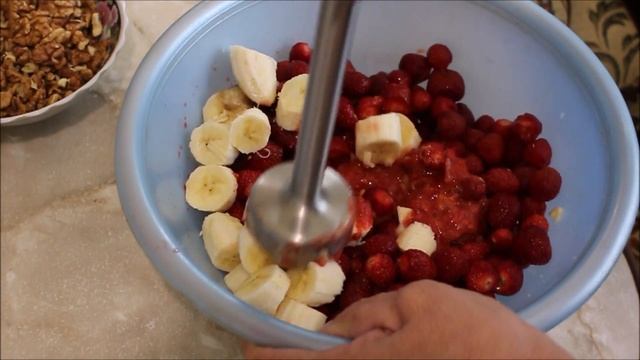 Джем из клубники с бананами и грецкими орехами смотреть онлайн