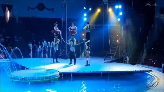 ЗМЕЯ И КАЙМАН В БАССЕЙНЕ?! / Казахстан смотреть онлайн