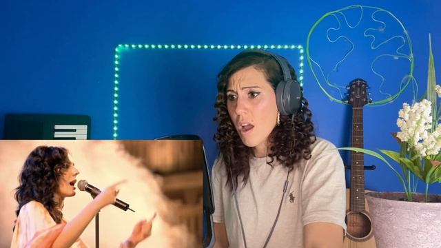 LISTEN TO WHAT SHE CAN DO! Diana Navarro - Sola REACTION #diananavarro #sola #reaction #spain смотреть онлайн
