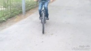 Как научится ездить на заднем колесе велосипеда