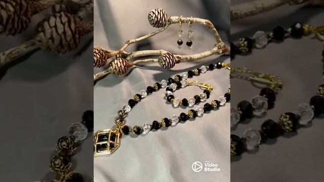 Колье «День и Ночь« горный хрусталь