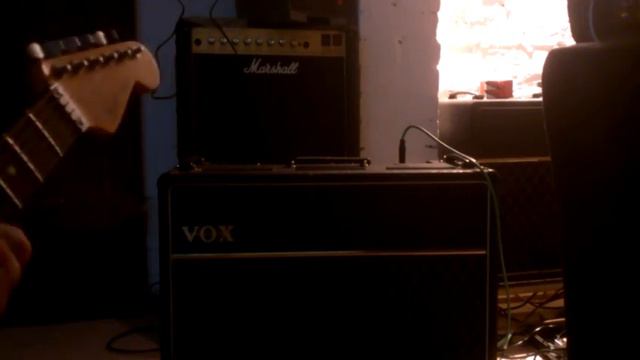 1966 Vox/JMI Non-TopBoost AC 30 with 1989 Fender USA Stratocaster Plus смотреть онлайн