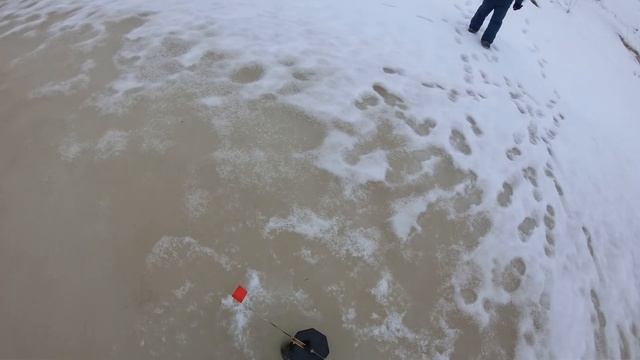 БЕШЕНЫЙ КЛЕВ ЩУКИ. ТАЕЖНАЯ РЕКА. ЗАКРЫТИЕ СЕЗОНА. смотреть онлайн