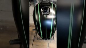 Страйпинг, или  как покрасить ваш мотоцикл в гараже красиво.