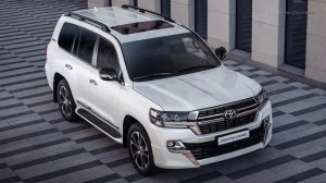 Toyota Fortuner vs Toyota Land Cruiser 2021 Full Detail Comparison [interior, engine and more..]