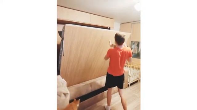 Наши кровати -это здоровый и полноценный сон, и немножечко аттракцион! смотреть онлайн