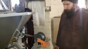 Крепление ручки барабанной лебедки.