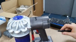 Tutorial - How To Replace The Battery On An SV03 Cordless Dyson Vacuum