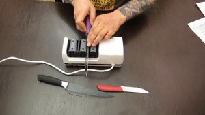 Распаковка электрической точилки для европейских ножей, Chef's Choice (США), CH/120