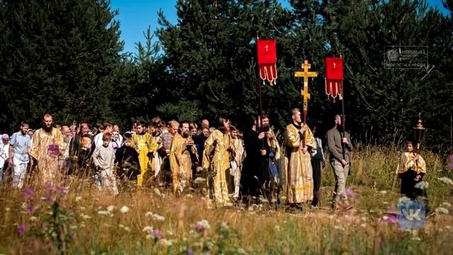 Старообрядцы отправились в крестный ход