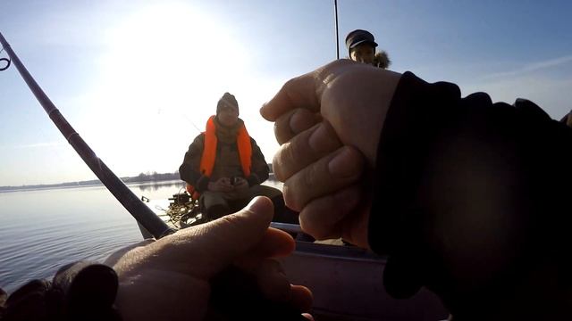 Предзапретная рыбалка с лодки 2020. Брошенная сеть смотреть онлайн