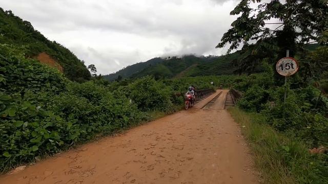 Hmong Rubber Market Laos | Now in Lao смотреть онлайн