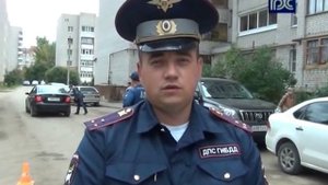 Ребенок попал под колеса машины во дворе дома на ул. Конева в Вологде