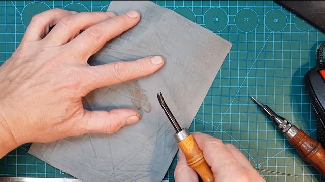 Как я подтачиваю (правлю) торцбил-кромкорез для кожи смотреть онлайн