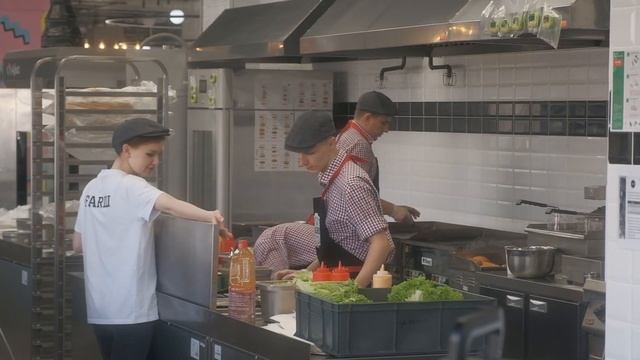 Бургерная Farш в НИЖНЕМ НОВГОРОДЕ, а так же про Burger Heroes Москва смотреть онлайн