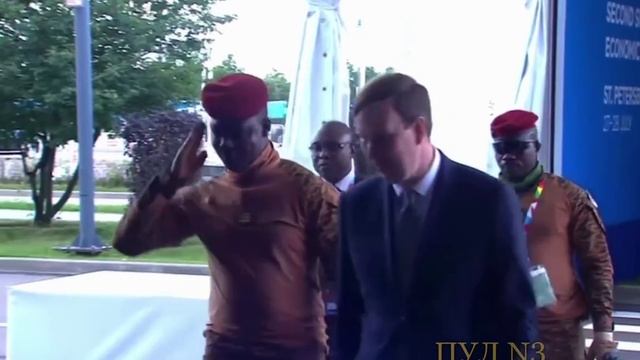 Глава Буркина-Фасо Ибрагим Траоре показал Зеленскому, что такое президент