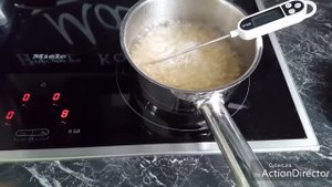 Белковый заварной крем на желирующем сахаре.