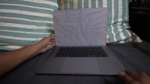 This is SUPER FASTTTT | 16” M1 Macbook Pro M1 Pro Edition