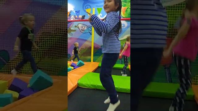 Милана на батуте смотреть онлайн