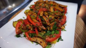 Кер у сус — армянское традиционное блюдо. Мясо телятины с овощами на сковороде. Рецепт от Жоржа