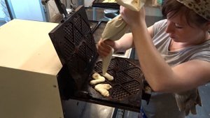 Вафли Сердечко, печенье Минутка с черемухой
