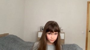 МАКИЯЖ для детей. Ева КРАСИТ СЕБЯ. Девочка делает МАКИЯЖ MAKE UP for kids