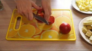 Котлеты под соусом с овощами в духовке