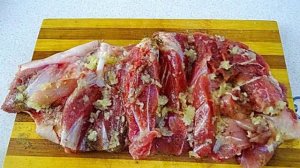 Свиная рулька запеченная