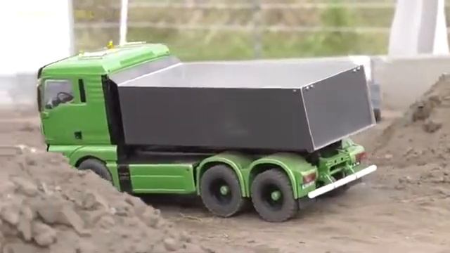 Радиоуправляемые грузовики! Крушение грузовика RC! Ручной радиоуправляемый бульдозер