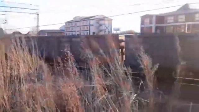 Вечерняя встреча. Электровоз 3ЭС5К-921 "Ермак" и встречный 3ЭС5К-650 "Ермак" с грузовым поездом смотреть онлайн