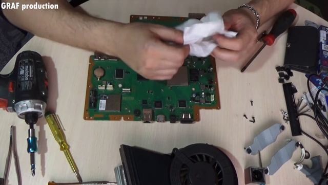 Как заменить термопасту в SONY PLASTATION 3 смотреть онлайн