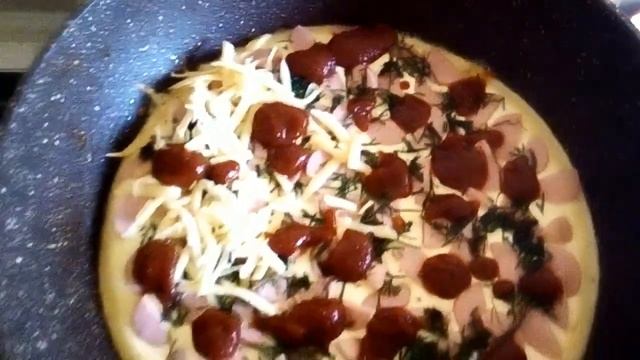 ПИЦЦА НА СКОВОРОДЕ. 15 минут и наслаждайся. Как всегда быстро и просто. смотреть онлайн