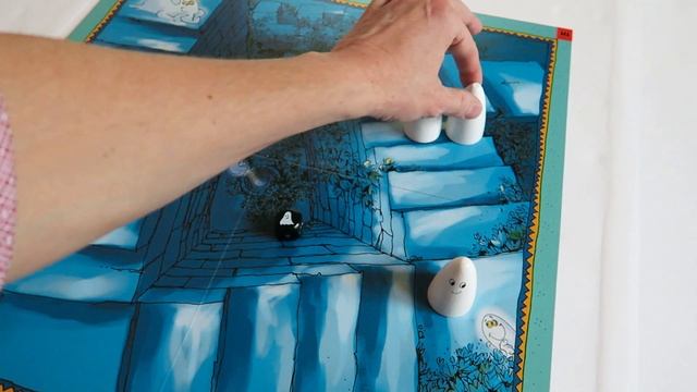 ЛЕСТНИЦА С ПРИВИДЕНИЯМИ Обзор игры! Попробуй запомнить какая фишка превратилась в привидение! смотреть онлайн