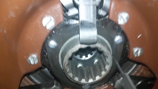 МТЗ 82П регулеровка сцепления выжимных рычагов быстро и надёжно зазоры 28мм или 13мм!!!? смотреть онлайн