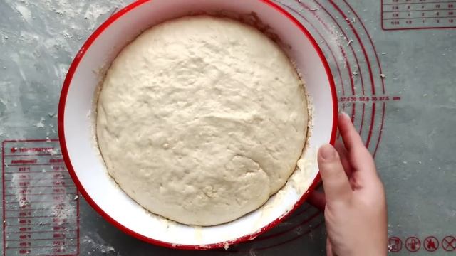 На ВОЗДУШНОМ тесте ШКОЛЬНАЯ пицца на дрожжевом тесте с колбасой, сыром и грибами