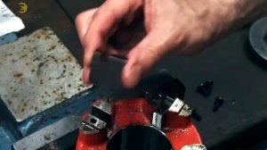 Как вставить гребёнки RIDGID в резьбонарезную голову