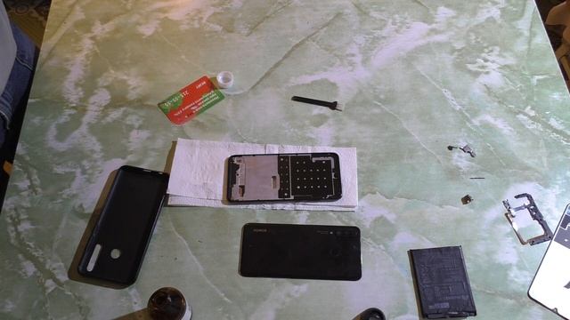 Замена экрана и аккумулятора на смартфоне Honor 20 Lite смотреть онлайн