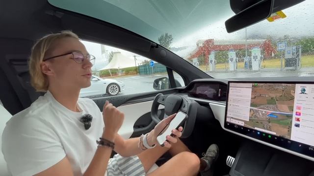 Long trajet en Tesla Model X Plaid: fiable efficace abordable mais quelques défauts?