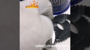 Circular saw blade for V cutting