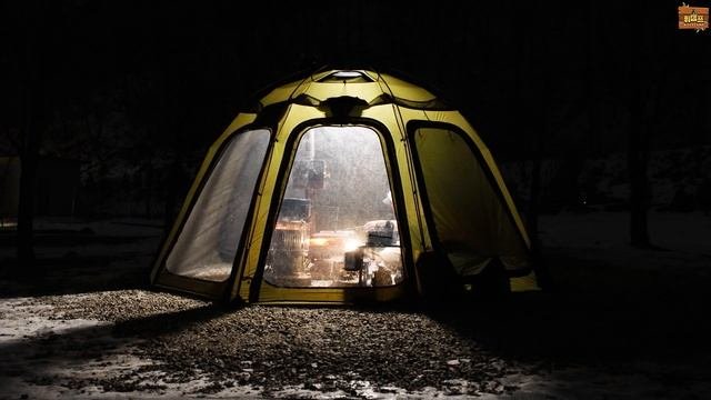 솔로캠핑 . +35℃ 핫텐트 만드는 최적의 난로 세팅│위너웰 우드랜더 더블뷰L 남산웍스TUF│화목난로 오븐 요리│캠핑 브이로그│