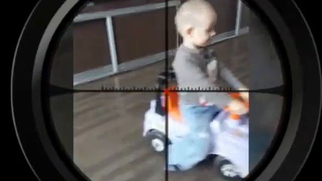 Видео для мальчиков. Толя ездит на машине Molto. Гонки по квартире. смотреть онлайн