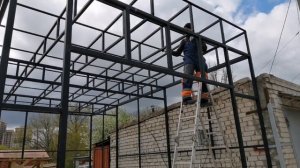 Строительство гаража из сендвич панелей.