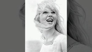 Милен Демонжо. 70 фотографий.