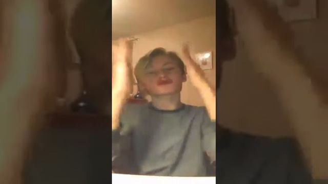 mydak горячая сучка показывает сиси за лайки смотреть онлайн