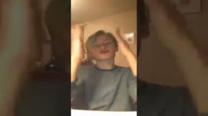 mydak    горячая сучка показывает сиси за лайки