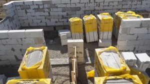 Промежуточный этап стройки дома 9 на 10 из гозобетона "сибит"